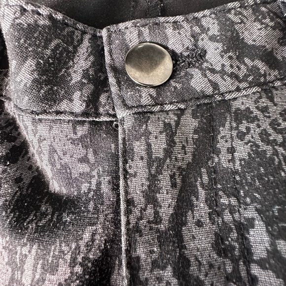 Black & Gray Patterned  Pants - Picture 9 of 12